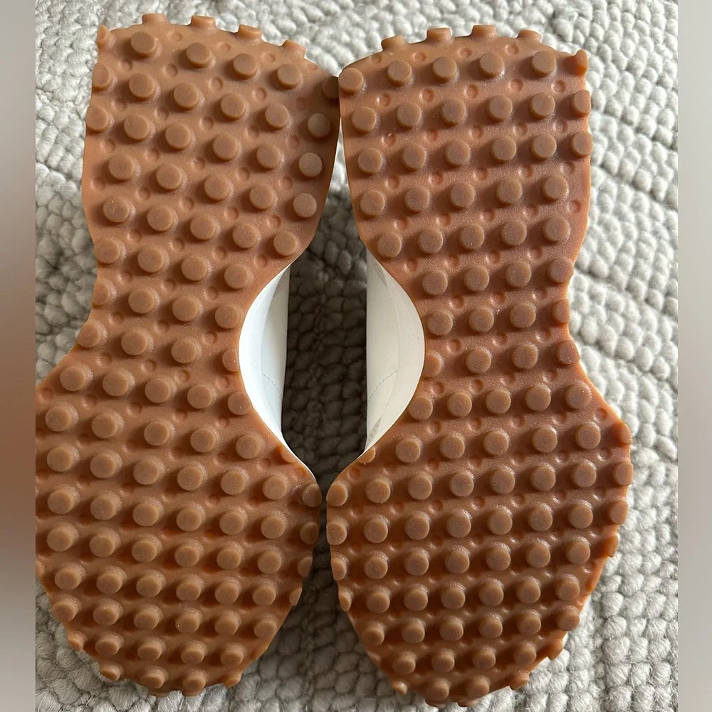 New Balance Women's Shoes - White and Tan - NWOB - Picture 5 of 9